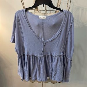 Distressed style flowy top 💜